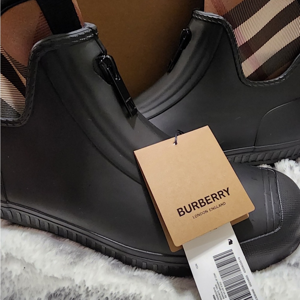 Burberry Men’s rain boots